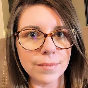 Meet your Posher, Alicia